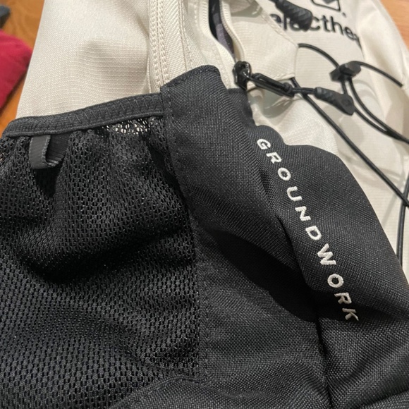 North face groundwork backpack in rainy day ivory and black - Picture 10 of 10